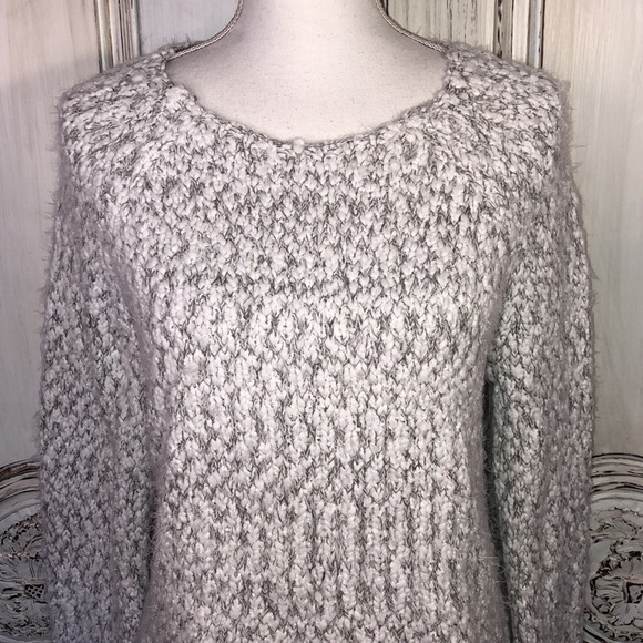 Buffalo Softest Eyelash Yarn in White and Soft Gray Long Sleeve Popover Sweater - Picture 4 of 12